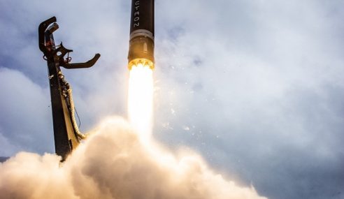 Rocket Lab launches DARPA R3D2 satellite