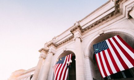 Jay Clayton sworn in as DNI