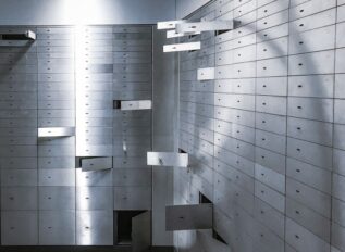 Leidos achieves premier AWS status