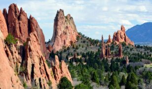 Booz Allen wins 2025 Cogswell Award